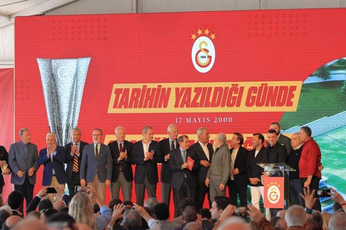 Galatasaraydan birlik beraberlik pozu Efsane başkanlar Kemerburgazda bir arada...