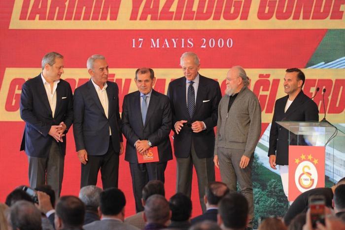 Galatasaraydan birlik beraberlik pozu Efsane başkanlar Kemerburgazda bir arada...