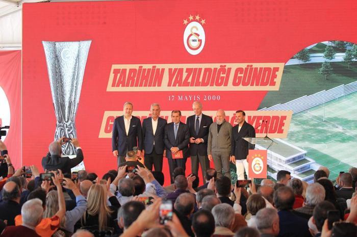 Galatasaraydan birlik beraberlik pozu Efsane başkanlar Kemerburgazda bir arada...