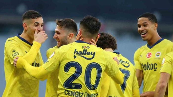 Fenerbahçe - İstanbulspor maçı canlı izle | Fenerbahçe - İstanbulspor Süper Lig maçı canlı yayın