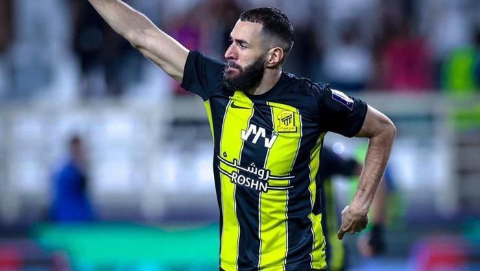 BENZEMA İLE GÖRÜŞMELER BAŞLADI