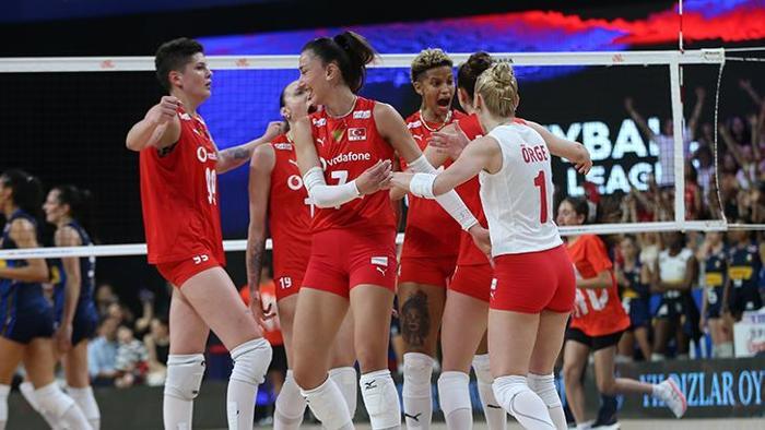 Ne yaptın Melissa Vargas Smaç hızı görenleri şaşkına çevirdi