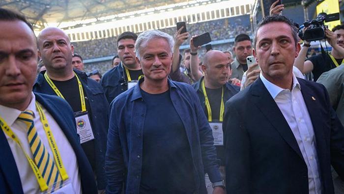 Jose Mourinho için Galatasaraylıları kızdıracak sözler: Ali Sami Yen Stadına bayrak dikerse...
