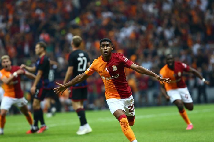 Tete, Galatasaray yönetimini çıkmaza soktu Teklifleri elinin tersiyle itti