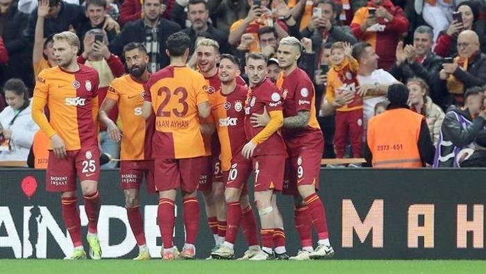 İngilizler duyurdu Sağ bekini Adadan bulan Galatasaray o isimde ısrarcı