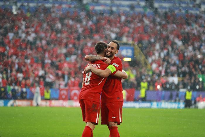 HAKAN ÇALHANOĞLU FAKTÖRÜ