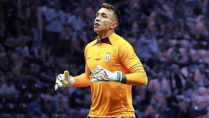 Galatasaraylı Fernando Muslera ve eşinden olay yaratan hareket Bir paylaşım yaptı kalpleri fethetti