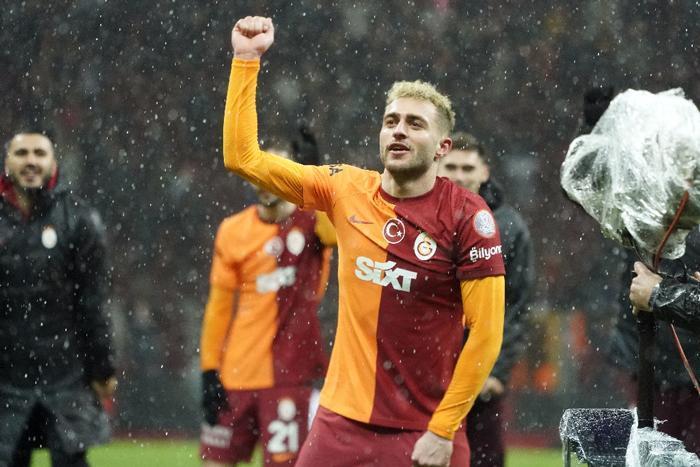 TRANSFER LİSTESİNİN İLK SIRASINDA