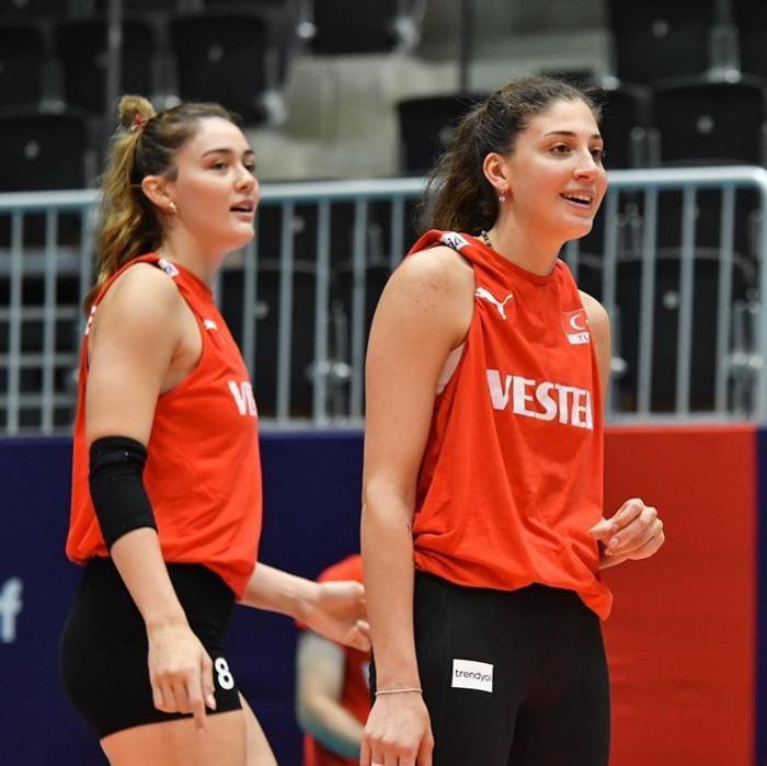 Filenin Sultanlarında İlkin Aydın ve Hande Baladından ikonik poz Sakatlık durumları merak ediliyordu