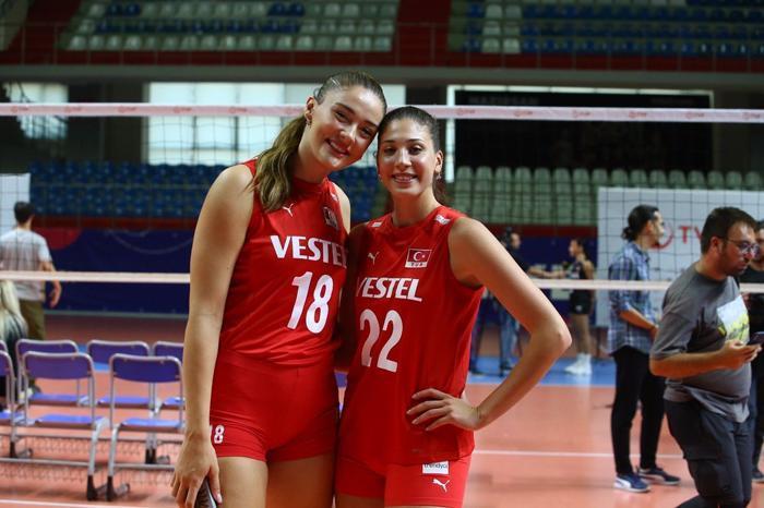 Filenin Sultanlarında İlkin Aydın ve Hande Baladından ikonik poz Sakatlık durumları merak ediliyordu