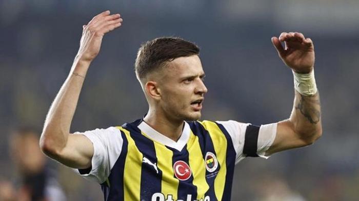 KARİYER SEZONUNU F.BAHÇEDE YAŞADI