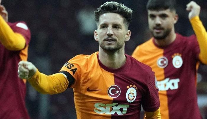 BAŞKA KULÜPTE OYNAMAZDIM