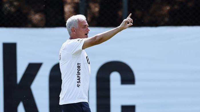 Fenerbahçenin yolcu listesindeki sayısı artıyor Yıldız futbolcu bavullarını topladı...