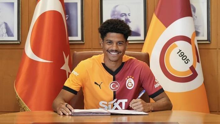 İMZAYI ATTI