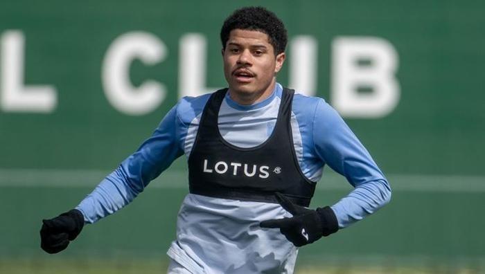 O FUTBOLCUYSA BİZ ASTRONOTUZ