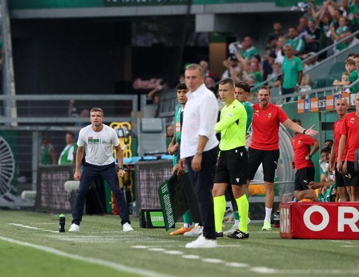 Trabzonsporda Avrupa Ligine veda sonrası Avcıya sert sözler Olmuyor hocam olmuyor Avrupa neyine...