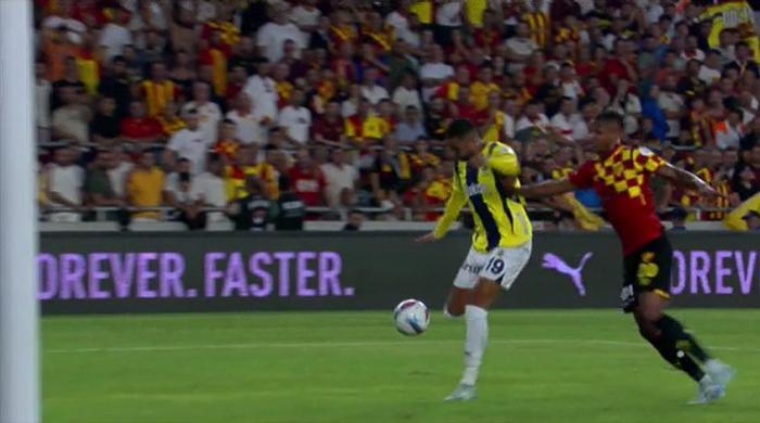 Trioda Göztepe - Fenerbahçe maçının tartışmalı pozisyonları değerlendirildi: Atlanan penaltı, verilen penaltı, iptal edilen gol, kırmızı kart beklenen an...