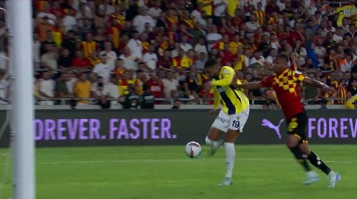 Trioda Göztepe - Fenerbahçe maçının tartışmalı pozisyonları değerlendirildi: Atlanan penaltı, verilen penaltı, iptal edilen gol, kırmızı kart beklenen an...