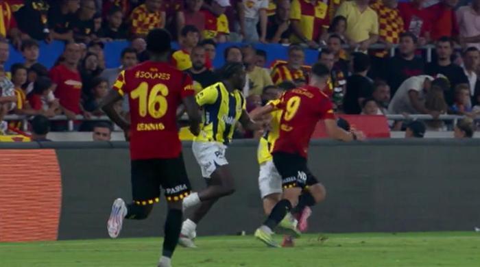 Trioda Göztepe - Fenerbahçe maçının tartışmalı pozisyonları değerlendirildi: Atlanan penaltı, verilen penaltı, iptal edilen gol, kırmızı kart beklenen an...