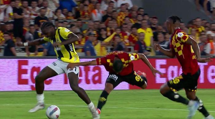 Trioda Göztepe - Fenerbahçe maçının tartışmalı pozisyonları değerlendirildi: Atlanan penaltı, verilen penaltı, iptal edilen gol, kırmızı kart beklenen an...