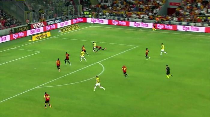 Trioda Göztepe - Fenerbahçe maçının tartışmalı pozisyonları değerlendirildi: Atlanan penaltı, verilen penaltı, iptal edilen gol, kırmızı kart beklenen an...