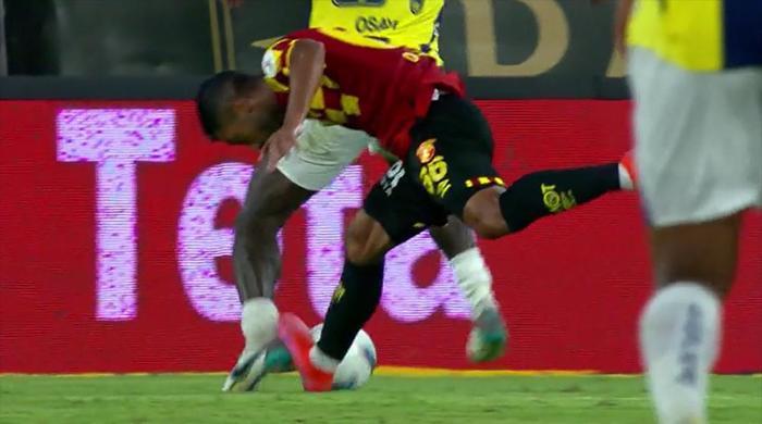 Trioda Göztepe - Fenerbahçe maçının tartışmalı pozisyonları değerlendirildi: Atlanan penaltı, verilen penaltı, iptal edilen gol, kırmızı kart beklenen an...