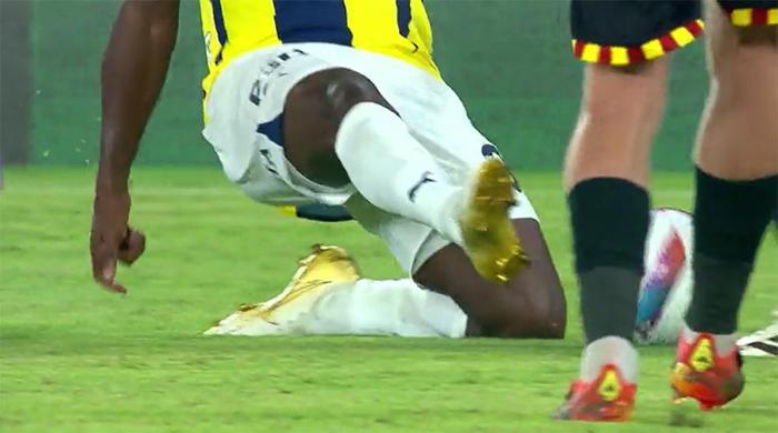 Trioda Göztepe - Fenerbahçe maçının tartışmalı pozisyonları değerlendirildi: Atlanan penaltı, verilen penaltı, iptal edilen gol, kırmızı kart beklenen an...