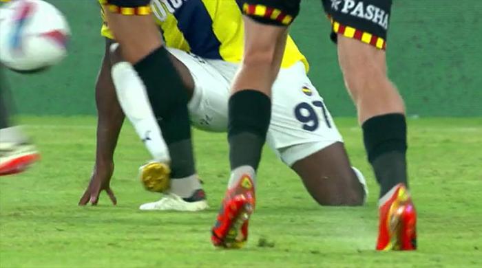 Trioda Göztepe - Fenerbahçe maçının tartışmalı pozisyonları değerlendirildi: Atlanan penaltı, verilen penaltı, iptal edilen gol, kırmızı kart beklenen an...