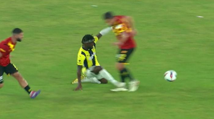 Trioda Göztepe - Fenerbahçe maçının tartışmalı pozisyonları değerlendirildi: Atlanan penaltı, verilen penaltı, iptal edilen gol, kırmızı kart beklenen an...