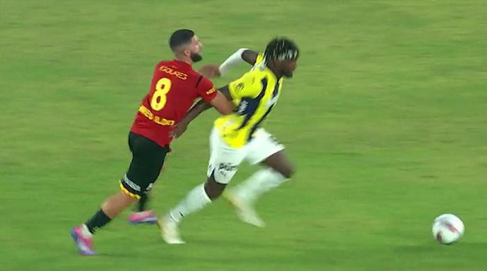 Trioda Göztepe - Fenerbahçe maçının tartışmalı pozisyonları değerlendirildi: Atlanan penaltı, verilen penaltı, iptal edilen gol, kırmızı kart beklenen an...