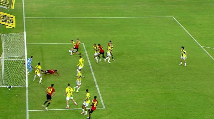 Trioda Göztepe - Fenerbahçe maçının tartışmalı pozisyonları değerlendirildi: Atlanan penaltı, verilen penaltı, iptal edilen gol, kırmızı kart beklenen an...