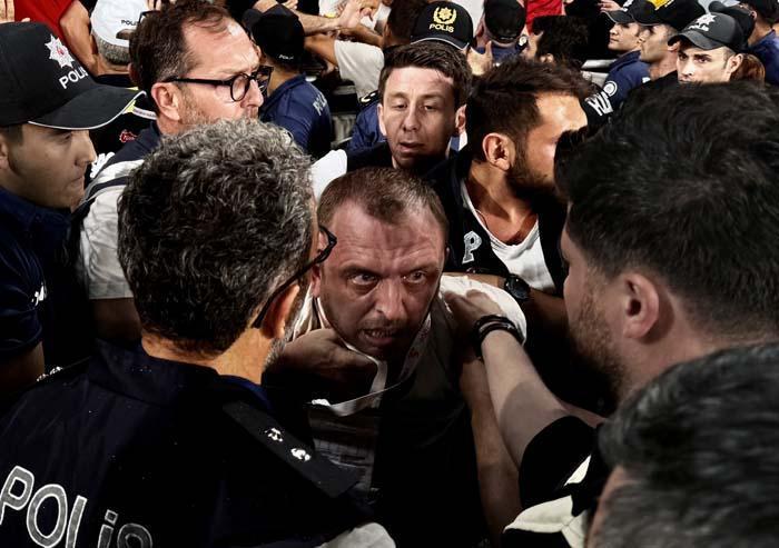 Olaylı Göztepe-Fenerbahçe maçı sonrası Nihat Kahveciden zehir zemberek sözler: Ne hale geldik keyfini çıkarın