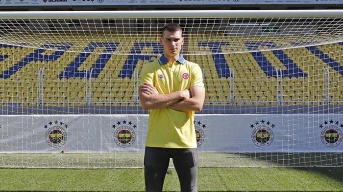 Fenerbahçeli kaleci Dominik Livakovic paraya kıydı İstanbuldan ev aldı İşte o saray yavrusu