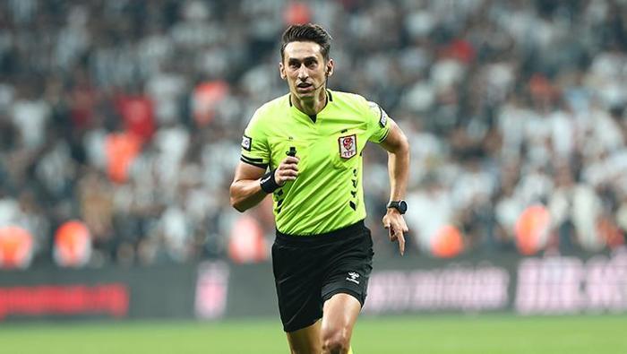 Trioda Beşiktaş - Sivasspor maçındaki pozisyona olay yorum Hakemlik yetiniz tartışılır, bundan daha açık nasıl olur