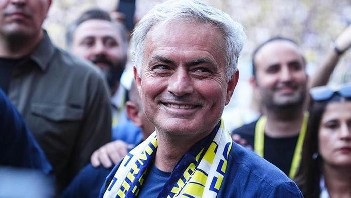 Fenerbahçe yeni Ferdisini buldu Jose Mourinhonun gözdesi Oosterwolde