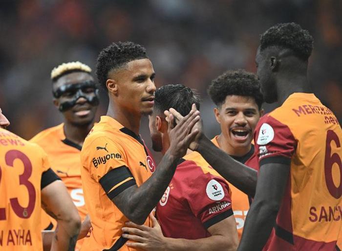 Galatasarayın farka koştuğu Rize maçı sonrası herkes onu konuşuyor Resital sergiledi Aslan payı onun