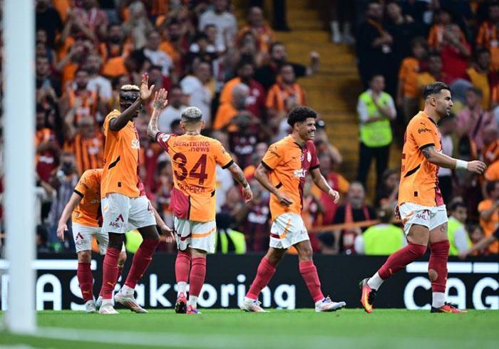Galatasarayın farka koştuğu Rize maçı sonrası herkes onu konuşuyor Resital sergiledi Aslan payı onun