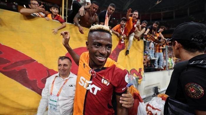 OSİMHEN İLK KEZ