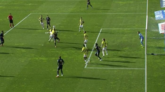Trioda Kasımpaşa - Fenerbahçe maçının tartışmalı pozisyonları değerlendirildi: Penaltı beklenen anlar