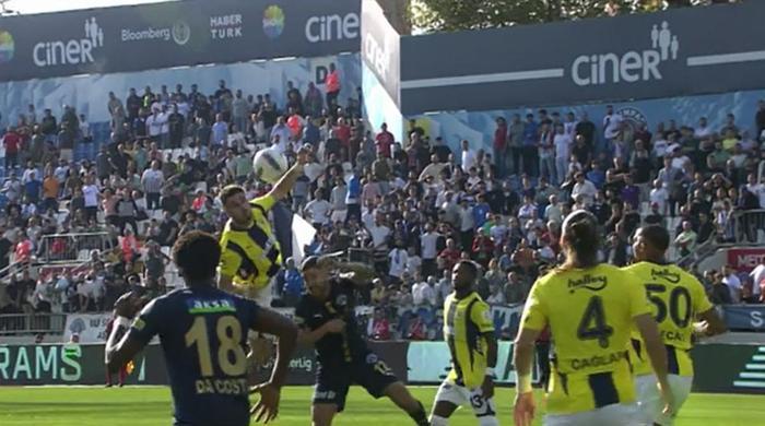 Trioda Kasımpaşa - Fenerbahçe maçının tartışmalı pozisyonları değerlendirildi: Penaltı beklenen anlar