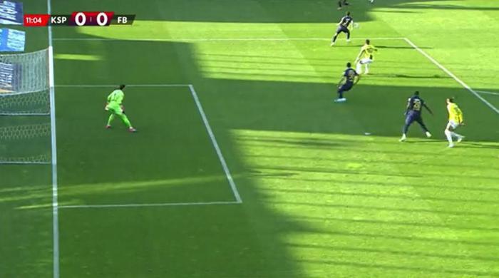 Trioda Kasımpaşa - Fenerbahçe maçının tartışmalı pozisyonları değerlendirildi: Penaltı beklenen anlar
