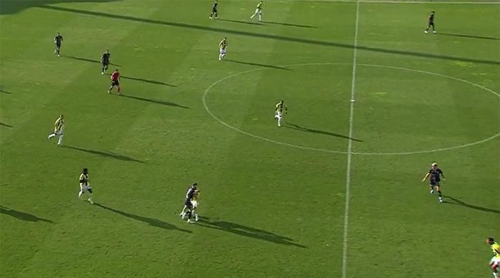 Trioda Kasımpaşa - Fenerbahçe maçının tartışmalı pozisyonları değerlendirildi: Penaltı beklenen anlar