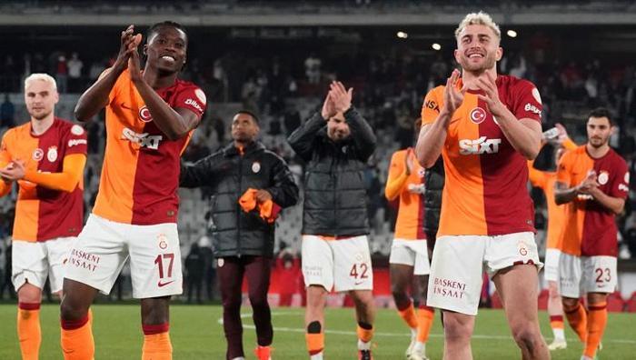 Derrick Köhne 125 saniye yetti: Eski Galatasaraylı Bundesligaya damga vurdu