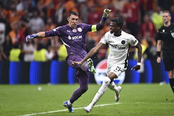 Fernando Muslera Galatasarayla ipleri kopardı iddiası Kafada futbolu bıraktı ailesi bile burada değil