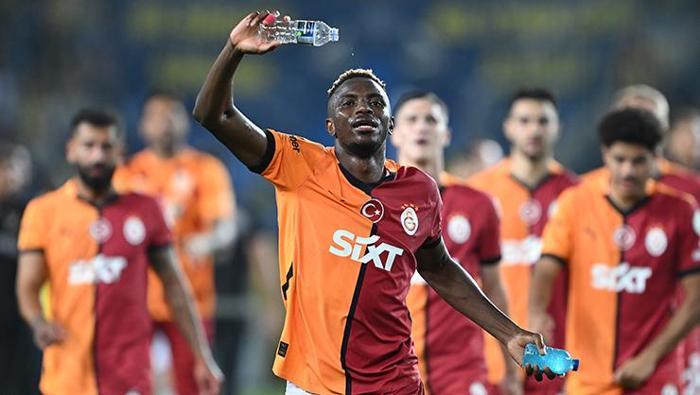 GÖZLER ONUN ÜZERİNDEYDİ