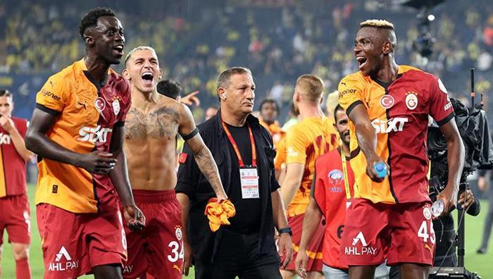 Mourinhoya akıl almaz sözler: Osimhen Fenerbahçenin kabusu oldu, 50 bin kişinin önünde...