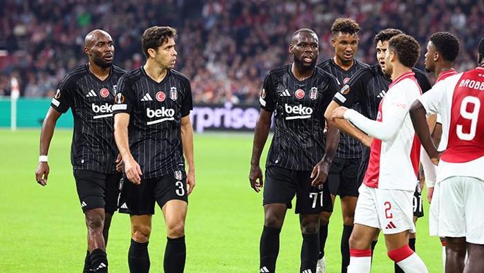 Ajaxa farklı mağlubiyet sonrası Beşiktaşlı futbolcuya sert sözler Dünyanın en pahalı korkuluğu