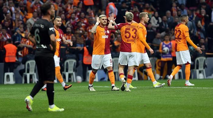 Okan Buruk, Galatasarayın tarihini baştan yazmaya kararlı... Bir rekor daha yolda