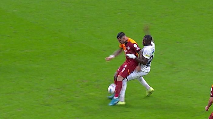 Trioda Galatasaray - Kasımpaşa maçının tartışmalı pozisyonları değerlendirildi: Faul beklenen gol anı, iptal edilen ve verilen penaltılar...