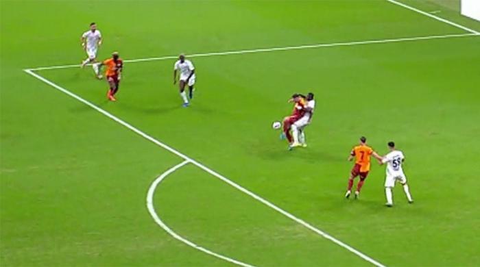 Trioda Galatasaray - Kasımpaşa maçının tartışmalı pozisyonları değerlendirildi: Faul beklenen gol anı, iptal edilen ve verilen penaltılar...